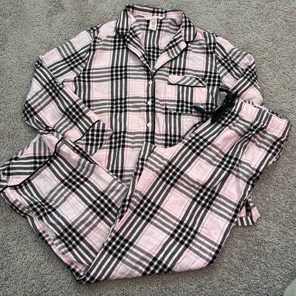 Victoria's Secret Other - Victoria Secrets Pink & Black Plaid Women’s PJ Set


Size S